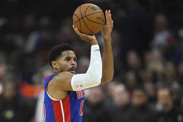 九游体育官网-关键时刻印第安纳步行者备战社区盾，复出首秀细节曝光，引发热议，轮换策略成焦点的简单介绍